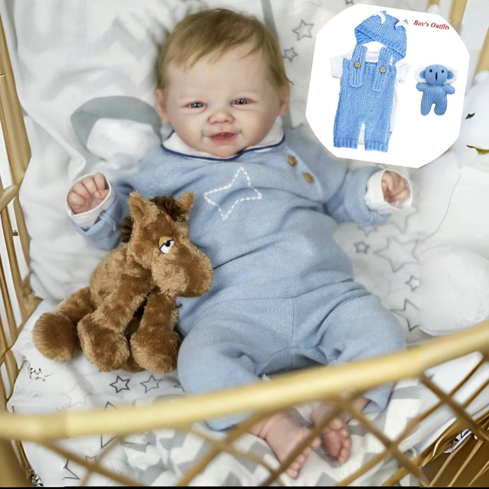 Bebê Reborn Bernardo 55cm, boneco realista de silicone com olhos vivos, cabelo fio a fio e acessórios. Perfeito para crianças 3+, traz magia e ternura às brincadeiras!