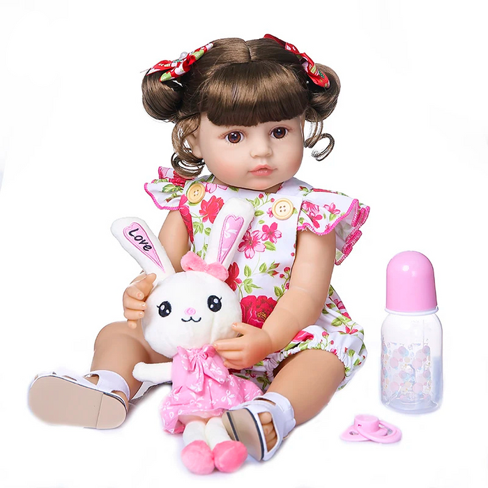 Bebê Reborn Helena 50cm, boneca realista de silicone macio com olhos vivos, roupa, chupeta e pelúcia. Perfeita para crianças 3+, estimula criatividade e carinho!