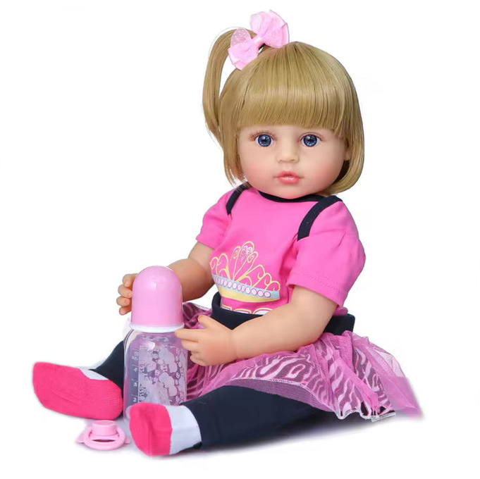 Bebê Reborn Helena 50cm, boneca realista de silicone macio com olhos vivos, roupa, chupeta e pelúcia. Perfeita para crianças 3+, estimula criatividade e carinho!