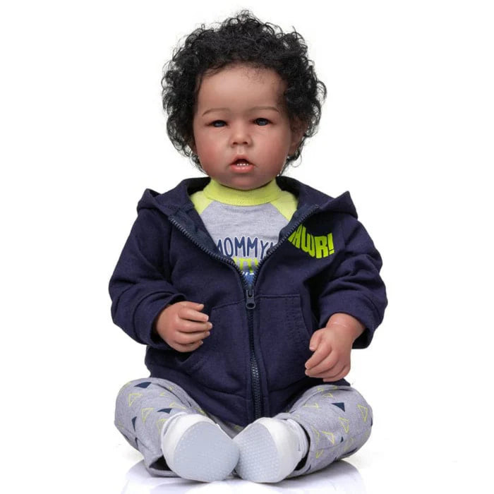Bebê Reborn Hugo 50cm, boneco realista de silicone com olhos vivos, cabelo enraizado e acessórios. Perfeito para crianças 3+, traz ternura e magia às brincadeiras!