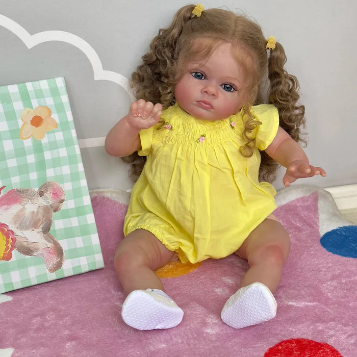 Bebê Reborn Luana 60cm, boneca realista com corpo macio, olhos vivos, cabelo enraizado e acessórios. Perfeita para crianças 3+, traz ternura às brincadeiras!