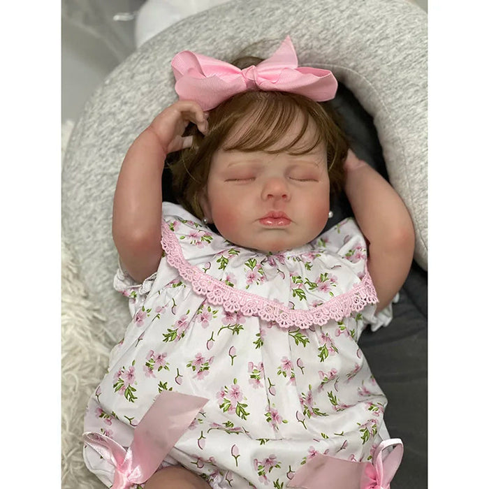 Bebê Reborn Mirella 48cm, boneca realista com corpo macio, olhos vivos, cabelo fio a fio e acessórios. Perfeita para crianças 3+, traz magia às brincadeiras!