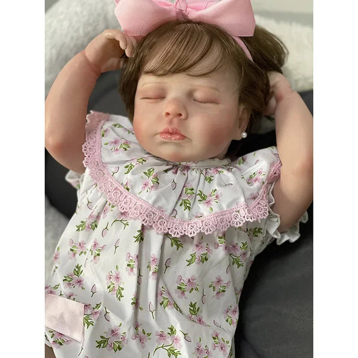 Bebê Reborn Mirella 48cm, boneca realista com corpo macio, olhos vivos, cabelo fio a fio e acessórios. Perfeita para crianças 3+, traz magia às brincadeiras!