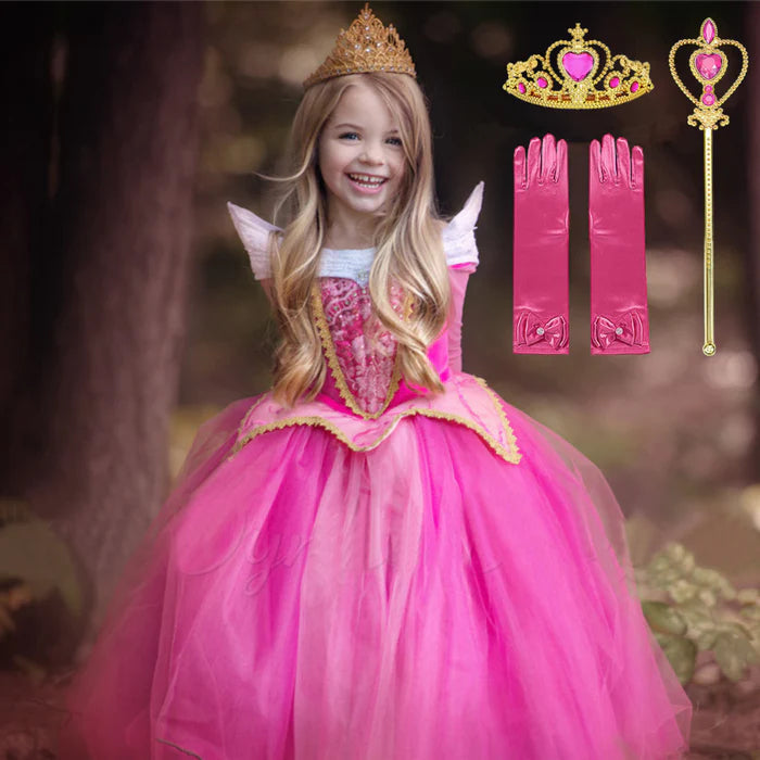 Fantasia Aurora Bela Adormecida com vestido, coroa, luva e varinha, em poliéster, algodão e voil. Perfeita para crianças, combina magia e conforto em aventuras!