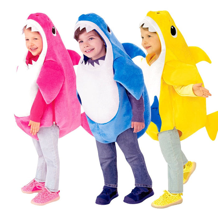 Fantasia Baby Shark Infantil, em poliéster, perfeita para crianças em aventuras mágicas. Ideal para festas e brincadeiras, combina estilo e imaginação com qualidade!