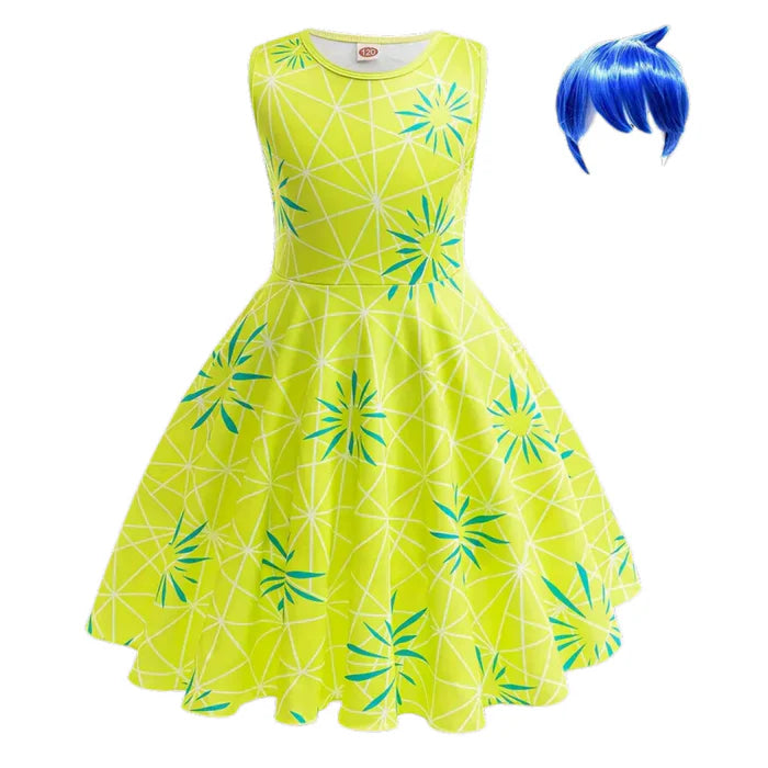Fantasia Divertida Mente Alegria, em poliéster, com vestido e peruca. Perfeita para crianças, combina magia e conforto em brincadeiras encantadas!