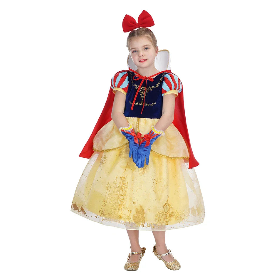 Fantasia Infantil Branca de Neve com vestido, coroa, varinha, colar e luva, em poliéster, malha e cetim. Perfeita para crianças, combina magia e conforto em brincadeiras!