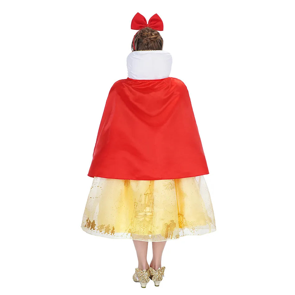 Fantasia Infantil Branca de Neve com vestido, coroa, varinha, colar e luva, em poliéster, malha e cetim. Perfeita para crianças, combina magia e conforto em brincadeiras!