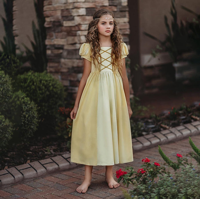 Fantasia Infantil da Bela e Fera, em poliéster, malha e algodão. Perfeita para crianças, combina magia e conforto em brincadeiras encantadas e festas temáticas!