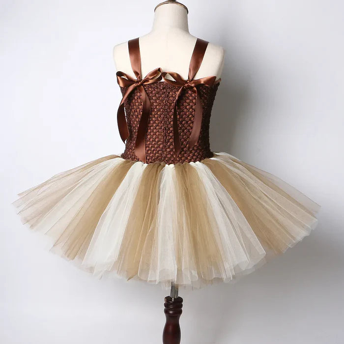 Fantasia Infantil Girafinha Magia, em poliéster e nylon. Perfeita para crianças, combina magia e conforto em brincadeiras encantadas e festas temáticas adoráveis!