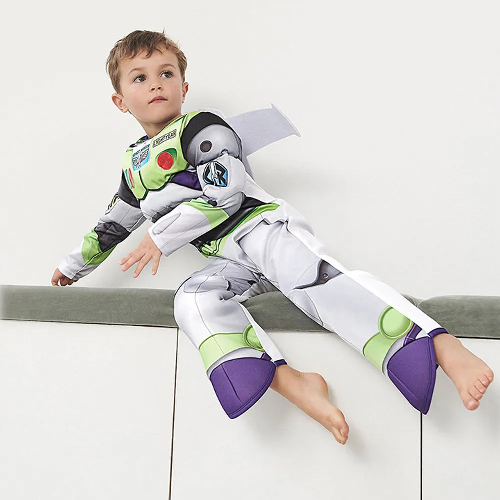 Fantasia Infantil Buzz Lightyear, em poliéster, perfeita para crianças em aventuras espaciais mágicas. Ideal para festas e brincadeiras, combina estilo e conforto!