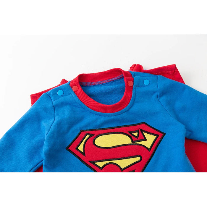 Fantasia Infantil Pequeno Herói Super-Homem com macacão em algodão. Perfeita para crianças, ideal para brincadeiras e festas, com design de super-herói confortável!
