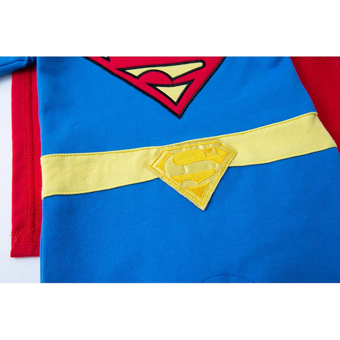 Fantasia Infantil Pequeno Herói Super-Homem com macacão em algodão. Perfeita para crianças, ideal para brincadeiras e festas, com design de super-herói confortável!