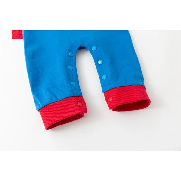 Fantasia Infantil Pequeno Herói Super-Homem com macacão em algodão. Perfeita para crianças, ideal para brincadeiras e festas, com design de super-herói confortável!