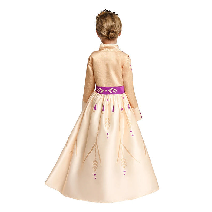 Fantasia Infantil Princesa Anna Frozen com vestido, coroa e varinha, em cetim, malha e poliéster. Perfeita para crianças em festas e eventos temáticos com estilo mágico!