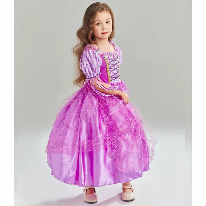 Fantasia Infantil Rapunzel Festa com vestido em voil, malha e algodão. Perfeita para crianças em ocasiões especiais, com design mágico da princesa de cabelos dourados!