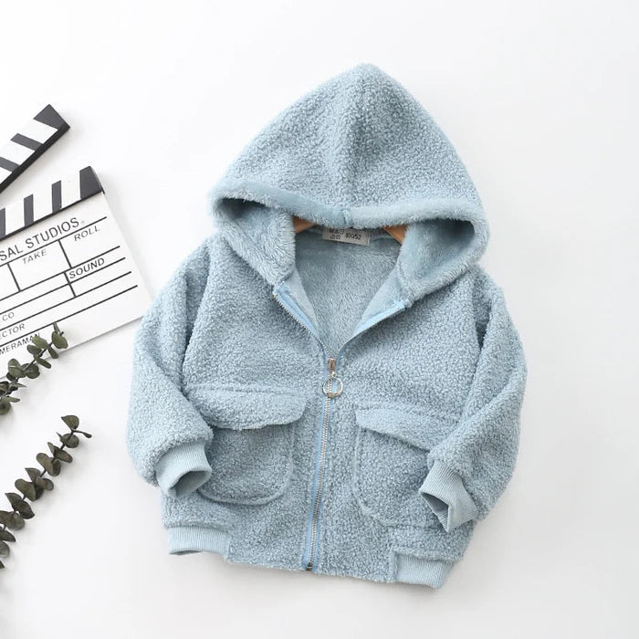 Jaqueta Infantil em Algodão com Capuz, quente e estilosa, com forro de pelúcia e isolamento térmico. Perfeita para crianças no inverno, confortável e durável!