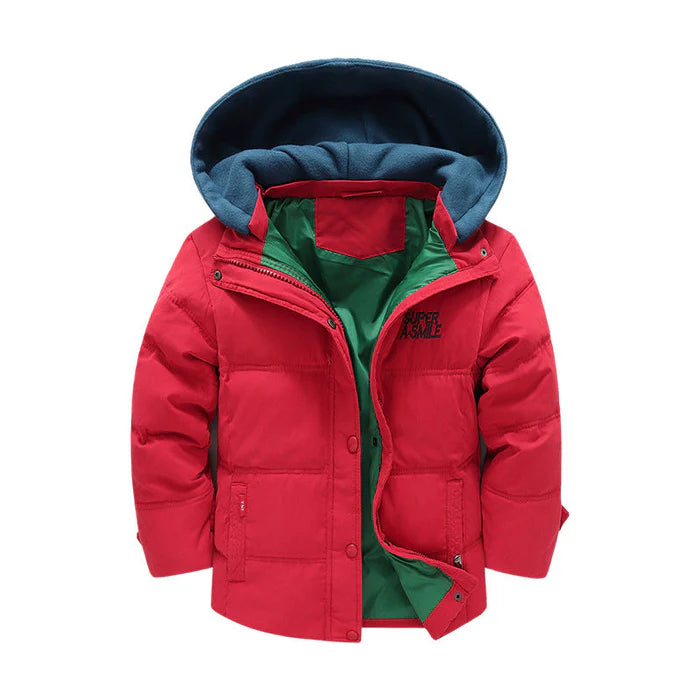 Jaqueta Infantil Masculina com Capuz, em poliéster com forro de nylon, quente e estilosa. Perfeita para meninos no inverno, com proteção térmica e durabilidade!