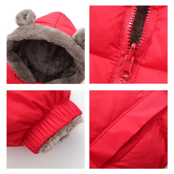 Jaqueta Infantil Puffer Ursinho com Capuz Removível, quente e estilosa, com forro de pelúcia e isolamento térmico. Perfeita para crianças no inverno, em poliéster e algodão!