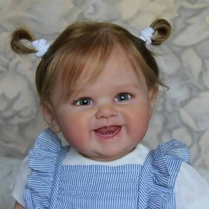 Bebê Reborn Larissa 55cm, boneca realista com corpo macio, olhos vivos, cabelo enraizado e acessórios. Perfeita para crianças 3+, traz ternura às brincadeiras!