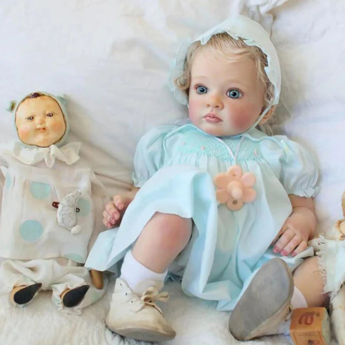 Bebê Reborn Maria 55cm, boneca realista com corpo macio, olhos vivos, cabelo fio a fio e acessórios. Perfeita para crianças 3+, traz magia e ternura às brincadeiras!