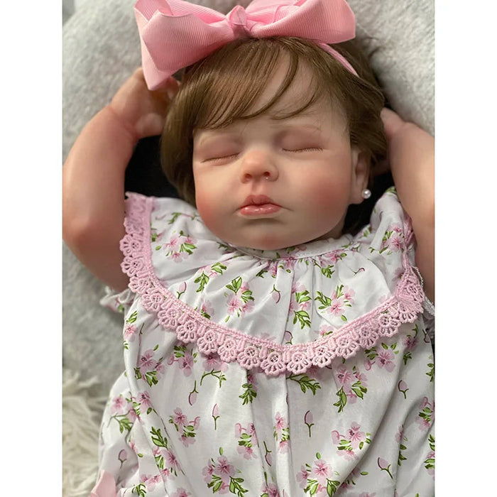 Bebê Reborn Mirella 48cm, boneca realista com corpo macio, olhos vivos, cabelo fio a fio e acessórios. Perfeita para crianças 3+, traz magia às brincadeiras!