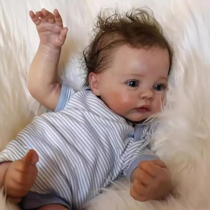 Bebê Reborn Noah, boneco realista de 1,2kg com silicone, olhos abertos, cabelo enraizado e acessórios. Perfeito para crianças 3+, fomenta cuidado e imaginação!