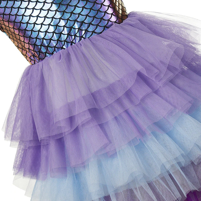 Fantasia Infantil Ariel Pequena Sereia com vestido em voil, malha e algodão. Perfeita para crianças em festas e eventos, com design mágico inspirado na princesa do mar!
