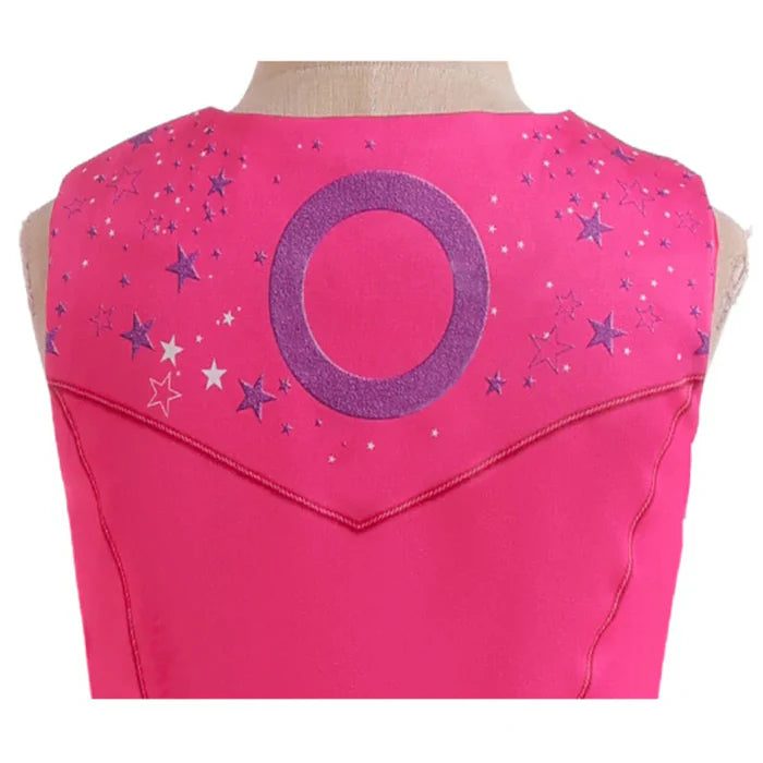 Fantasia Infantil Barbie com peruca, chapéu, óculos, lenço e bolsa, em poliéster e malha. Perfeita para crianças, combina glamour e conforto em aventuras mágicas!