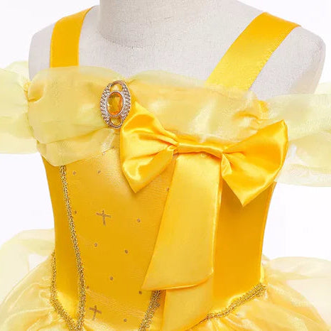 Fantasia Infantil Bela e a Fera com vestido, coroa, varinha, luva e joias, em poliéster, malha e algodão. Perfeita para crianças, combina magia e conforto em brincadeiras!