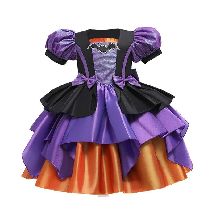 Fantasia Infantil Bruxa Abracadabra Halloween com vestido, vassoura, meia-calça, arquinho e bolsinha, em poliéster. Perfeita para crianças em aventuras encantadas!
