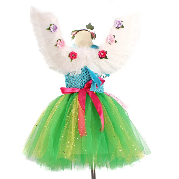 Fantasia Infantil Fada Arco Íris com vestido, acessório de cabelo e asa de borboleta, em elastano, tule, nylon e voile. Perfeita para crianças em aventuras encantadas!