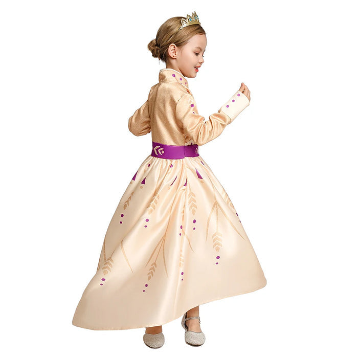 Fantasia Infantil Princesa Anna Frozen com vestido, coroa e varinha, em cetim, malha e poliéster. Perfeita para crianças em festas e eventos temáticos com estilo mágico!