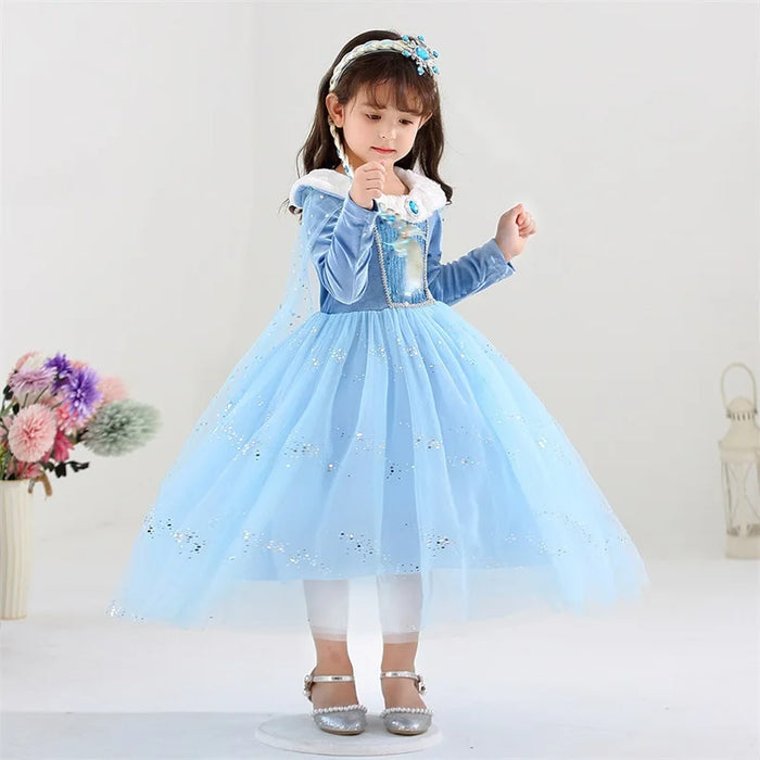 Fantasia Infantil Princesa Cinderela com vestido, coroa, luvas e varinha, em poliéster e malha. Perfeita para crianças em festas, com estilo mágico de conto de fadas!