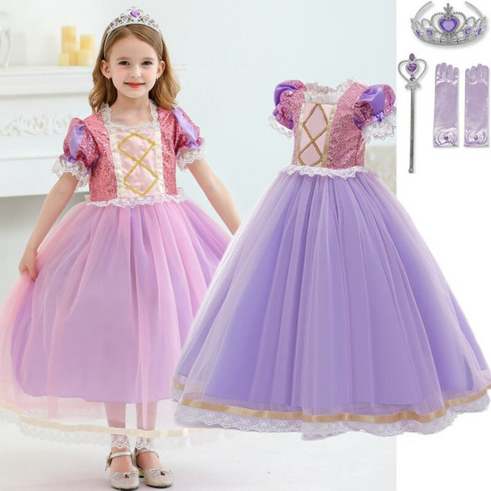 Fantasia Infantil Rapunzel com vestido, coroa e varinha, em poliéster, malha e renda. Perfeita para crianças em festas e eventos, inspirada na princesa da torre!