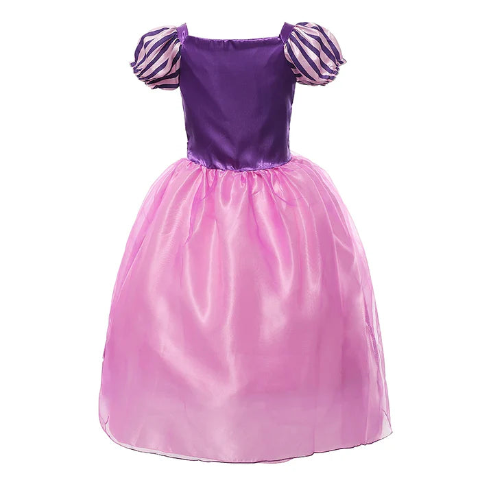 Fantasia Infantil Princesa Rapunzel com vestido, coroa, luvas, varinha e cabelo, em malha, algodão e poliéster. Perfeita para crianças em festas e eventos encantados!