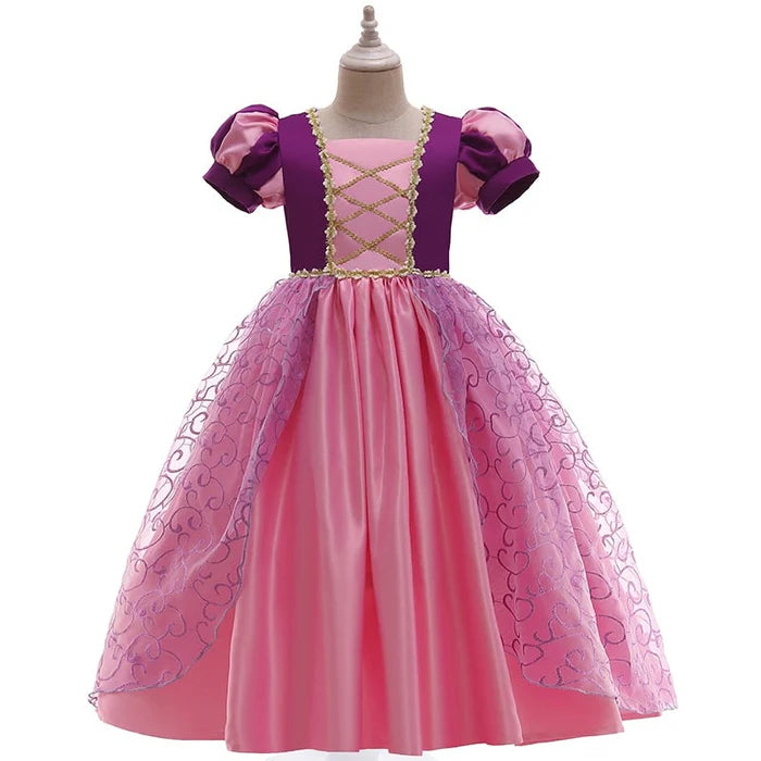 Fantasia Infantil Rapunzel Premium com vestido, coroa, varinha, luva, colar e brinco, em poliéster, algodão e renda. Perfeita para crianças em aventuras encantadas!